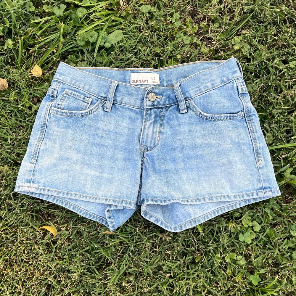 Vintage Old Navy Women's Denim Shorts in Light Blue